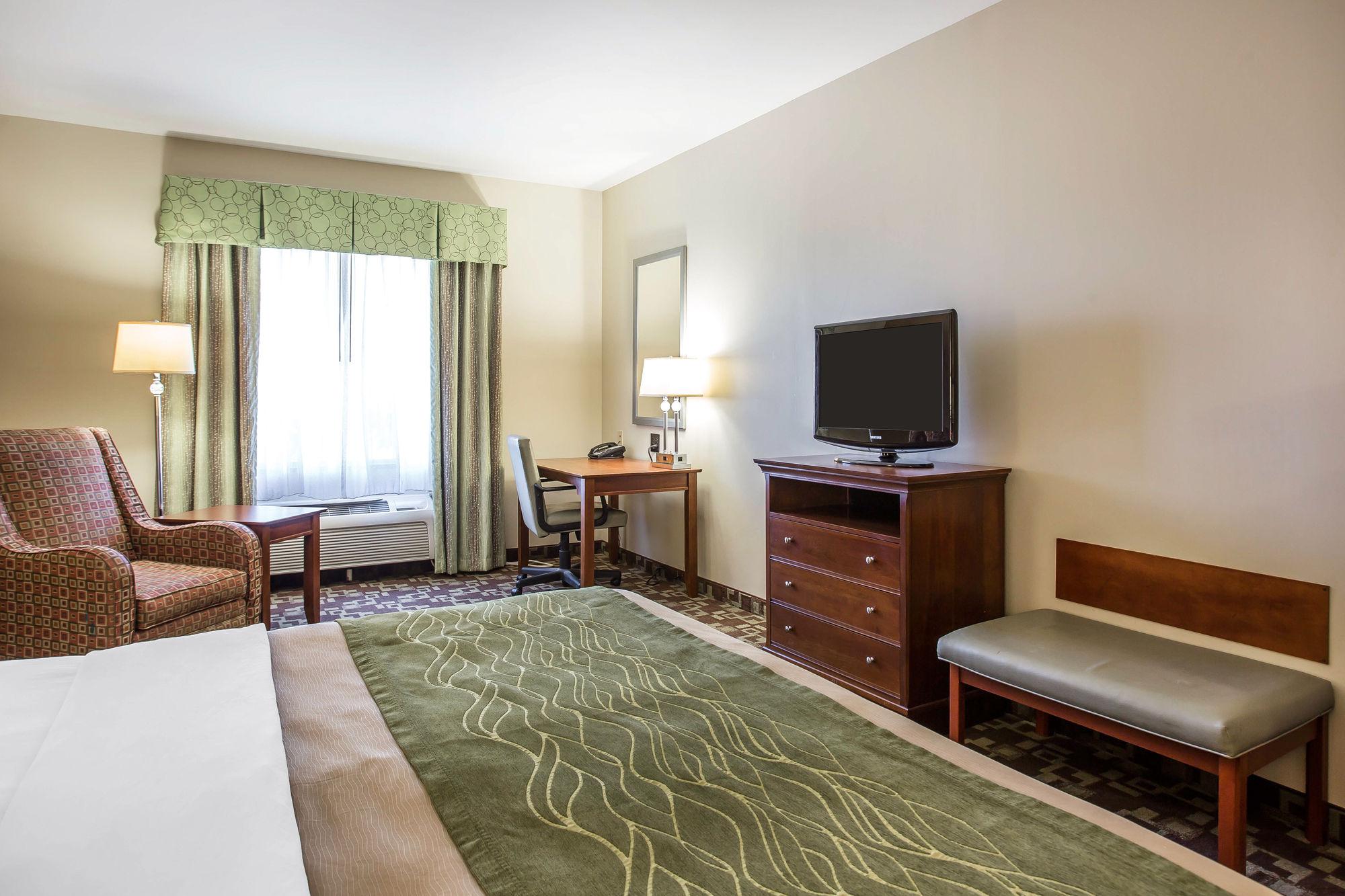 Comfort Inn & Suites Orangeburg Exterior photo