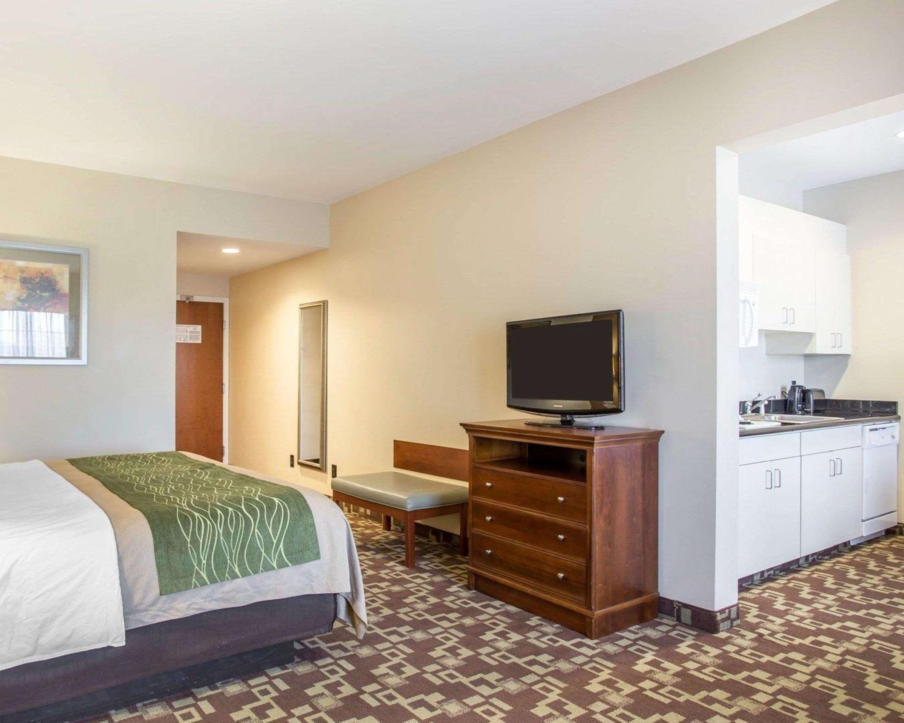 Comfort Inn & Suites Orangeburg Exterior photo