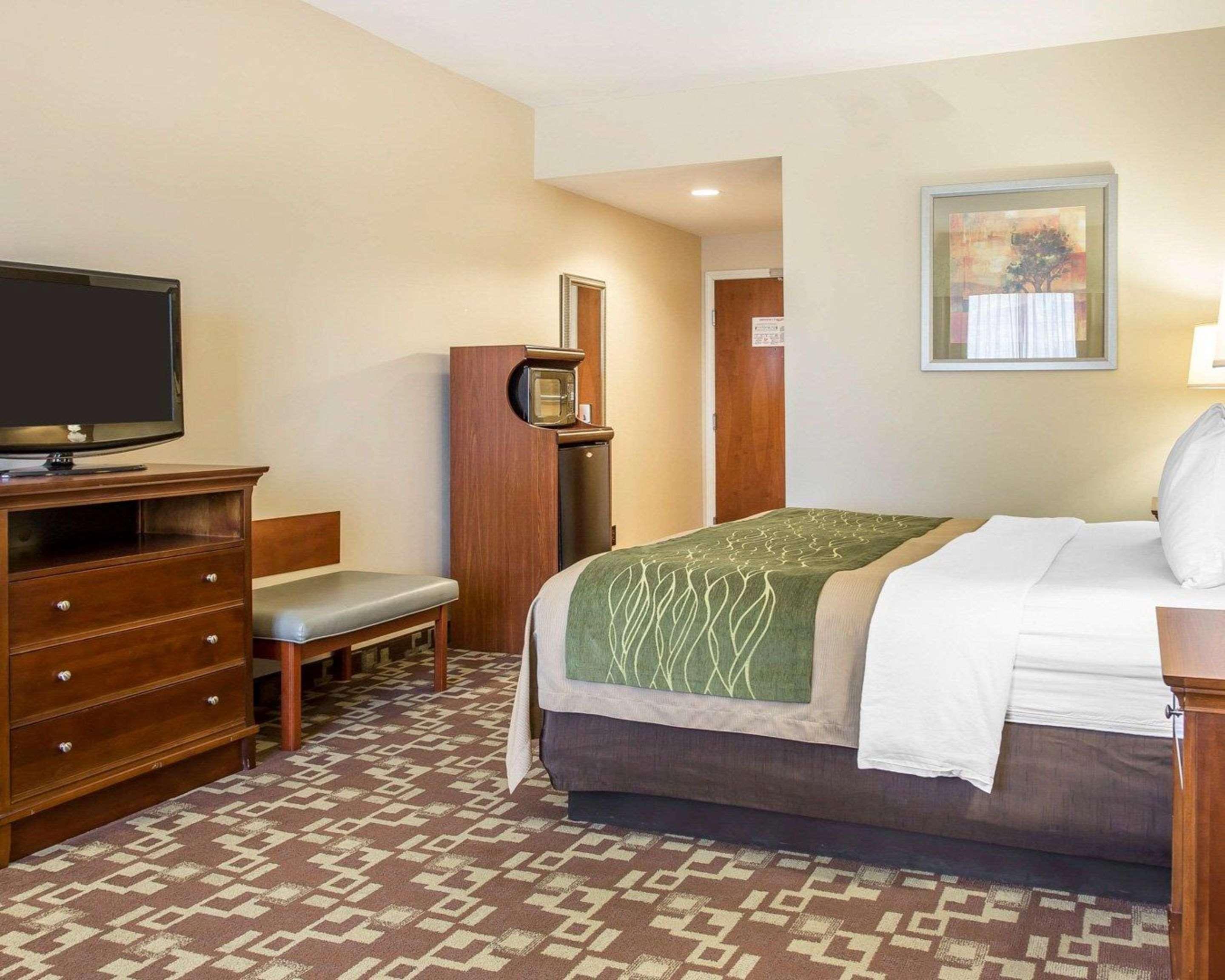 Comfort Inn & Suites Orangeburg Exterior photo