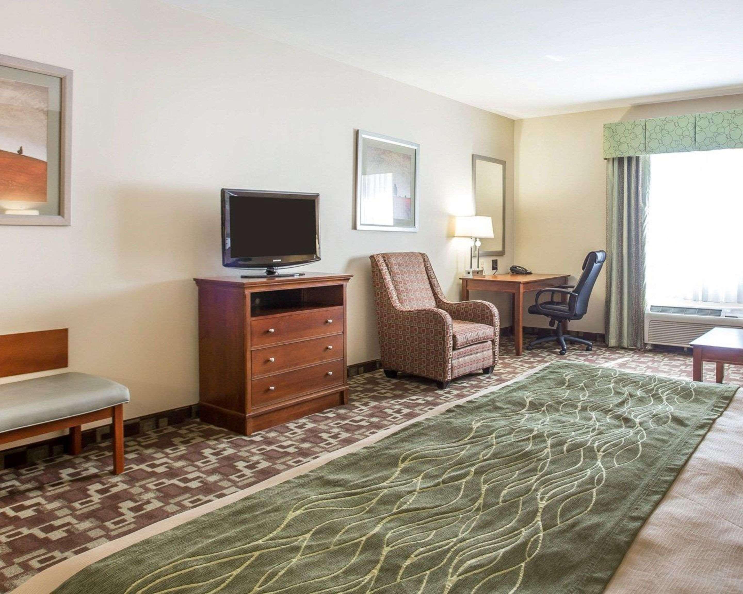 Comfort Inn & Suites Orangeburg Exterior photo